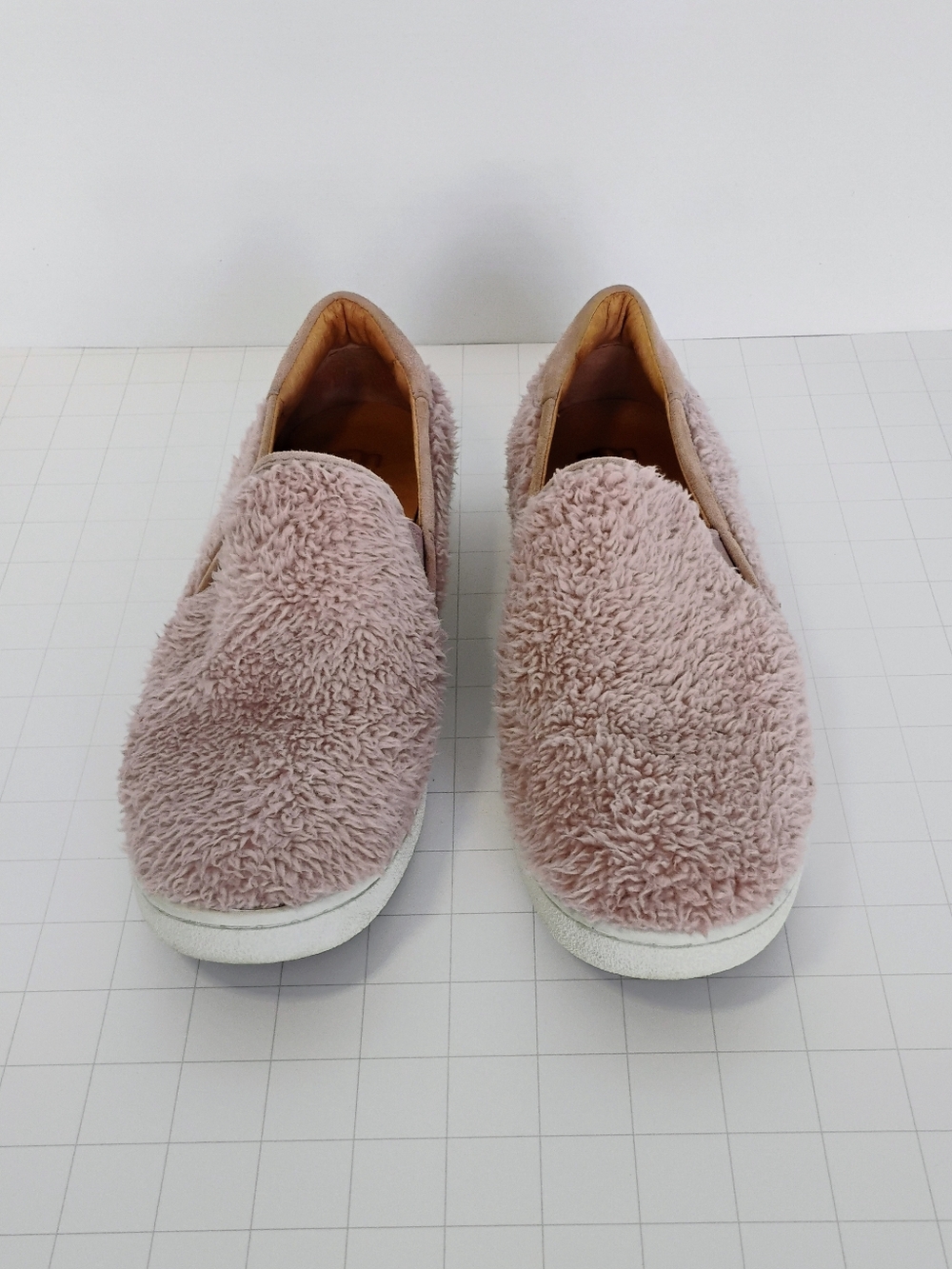 UGG Women's Ricci Dusky Pink Faux Shearling Slip-On Flats - Like New 9.5 M